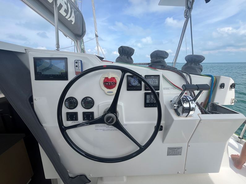 photo vente FOUNTAINE PAJOT&nbsp;LUCIA 40